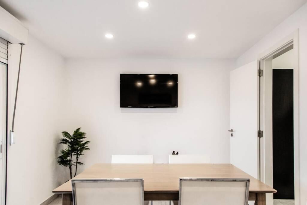 Remodeled Apartment In The City Center. Фару Екстер'єр фото