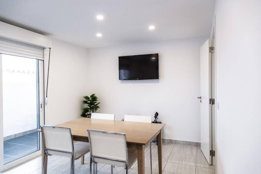 Remodeled Apartment In The City Center. Фару Екстер'єр фото